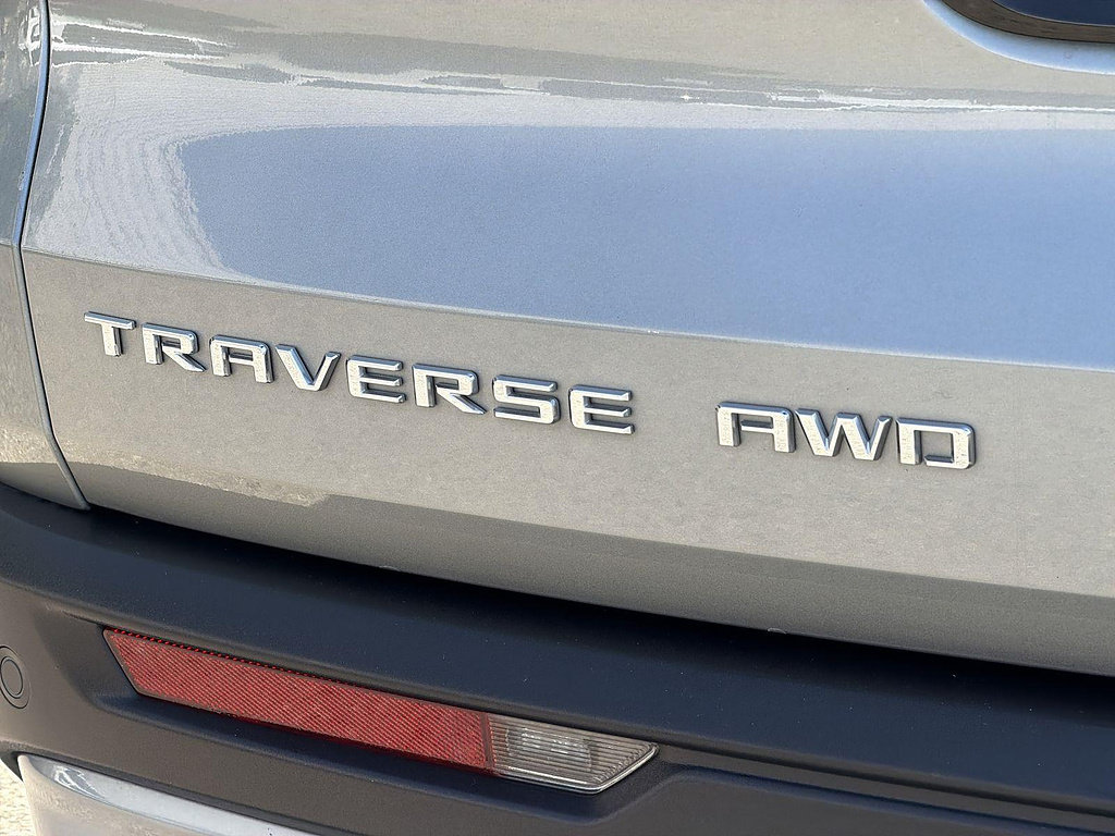Used 2025 Chevrolet Traverse LT AWD/4WD image 31