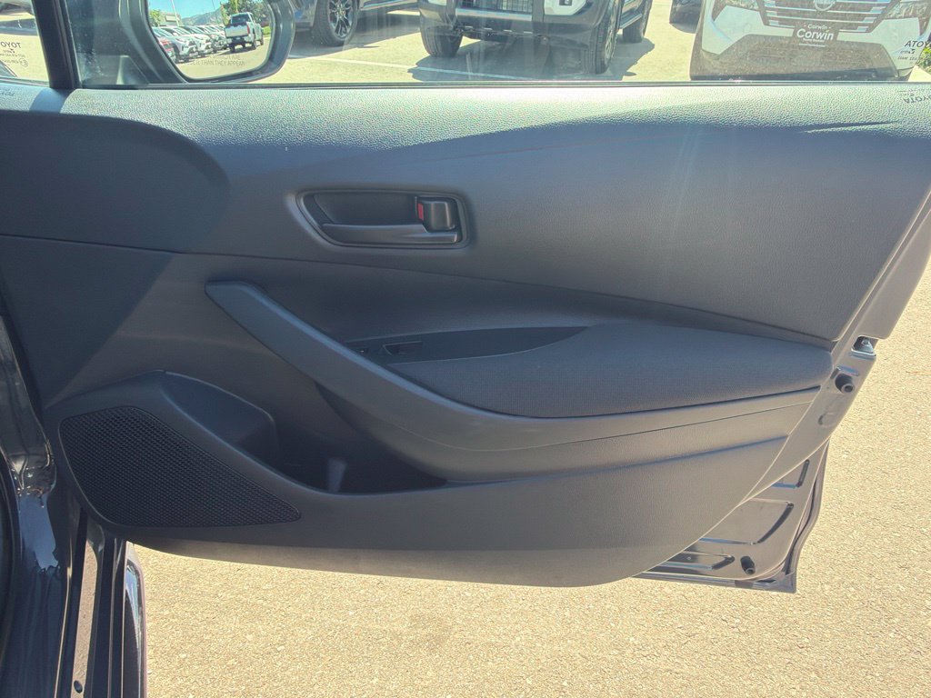 Used 2025 Toyota Corolla LE FWD image 9