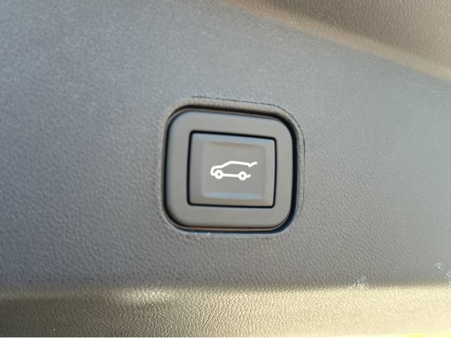 New 2026 Cadillac Lyriq V AWD/4WD image 32