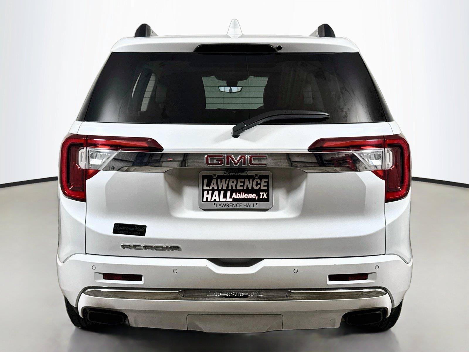Certified 2023 GMC Acadia Denali w/ Denali Technology Package FWD image 5