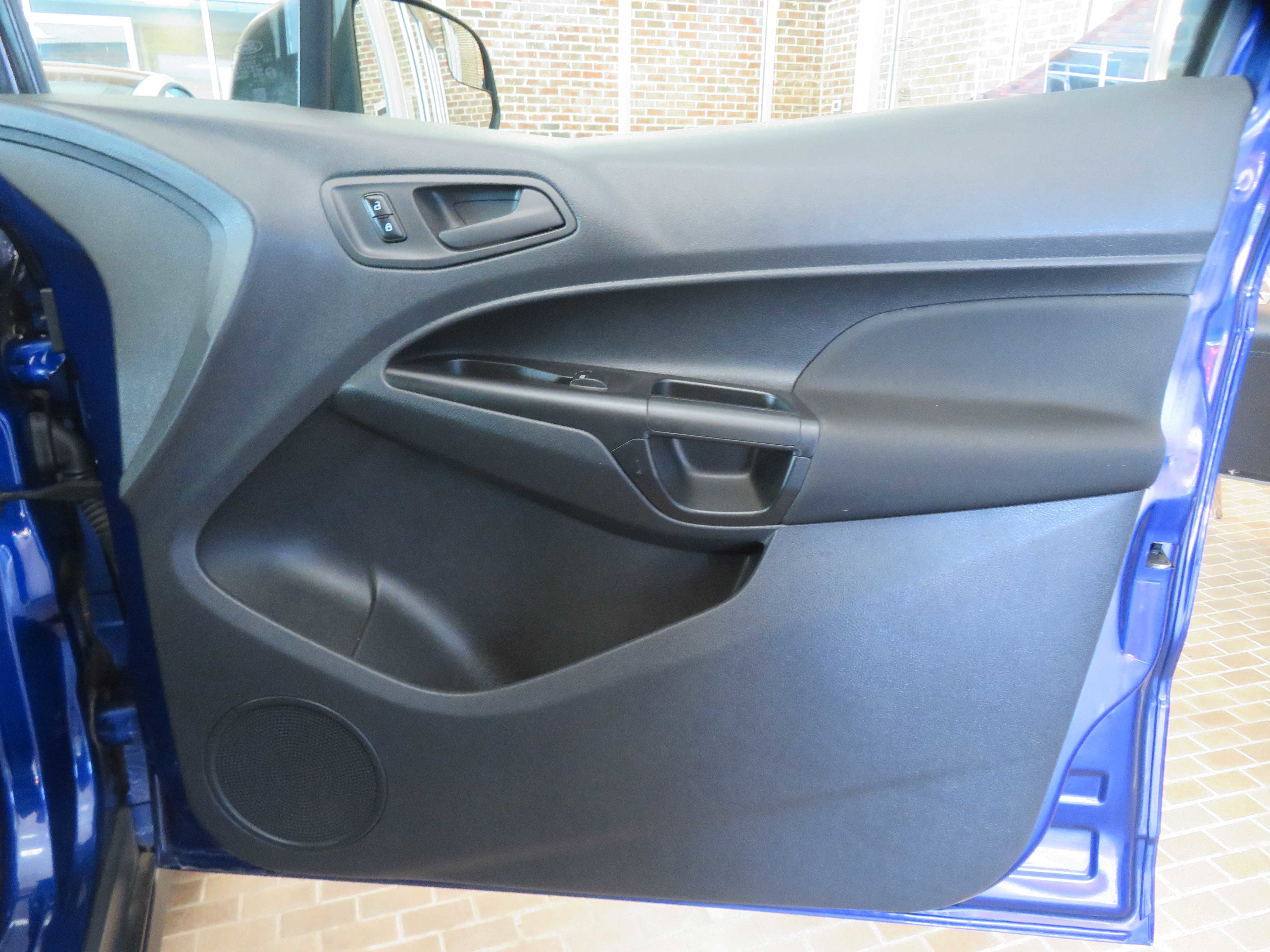 Used 2016 Ford Transit Connect XL image 21