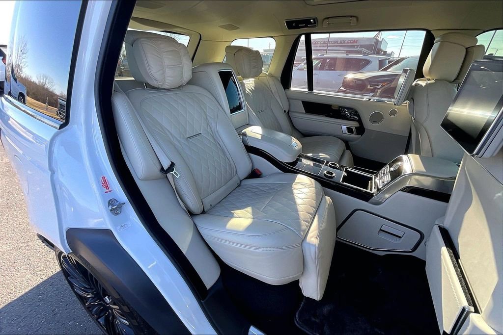 Used 2021 Land Rover Range Rover SV Autobiography Dynamic image 27