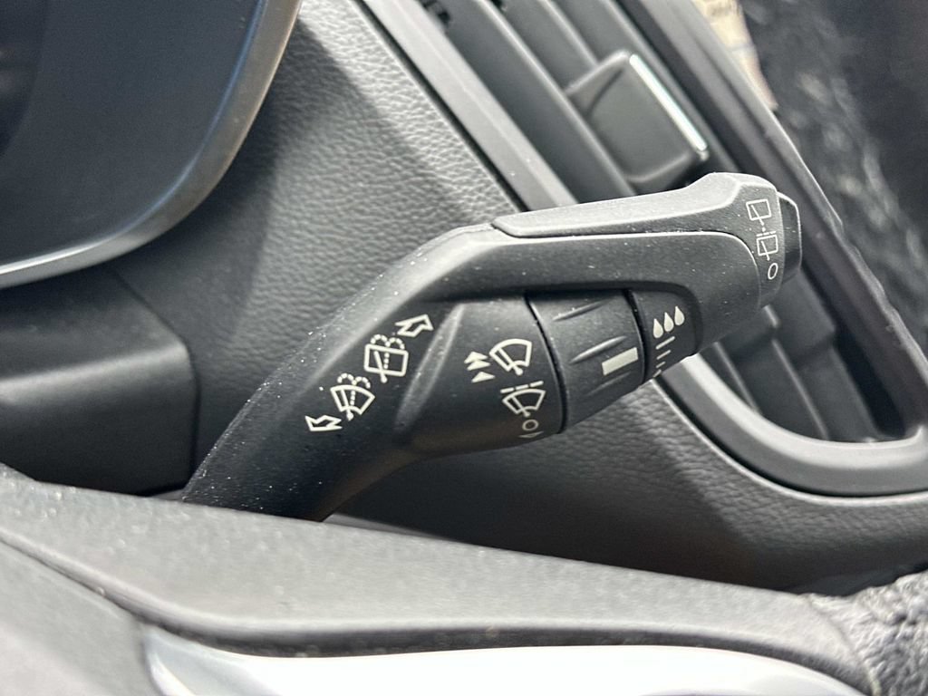 Used 2017 Ford C-MAX Energi SE w/ Equipment Group 401A FWD image 24