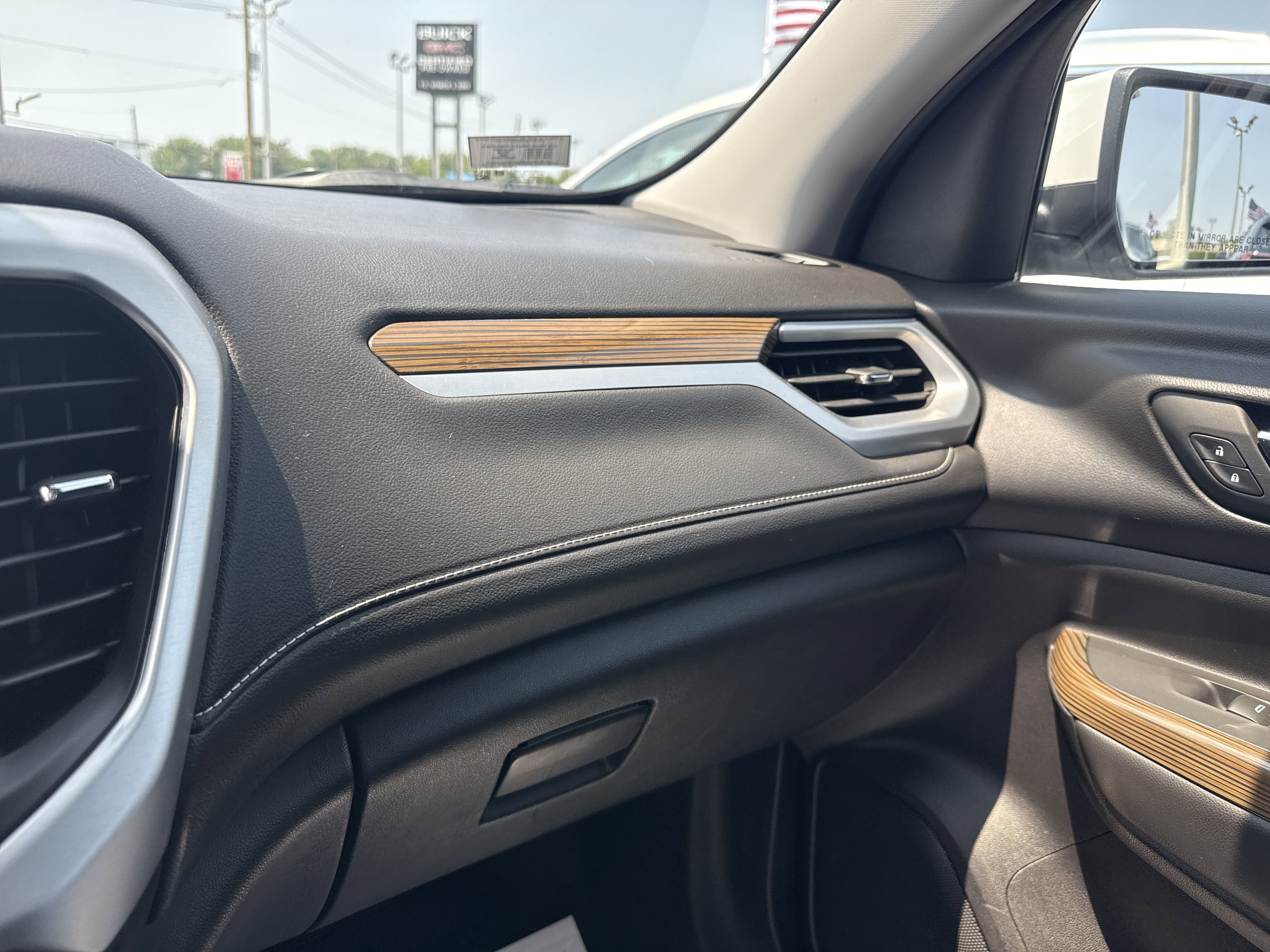 Certified 2022 GMC Acadia SLE w/ Driver Convenience Package image 19