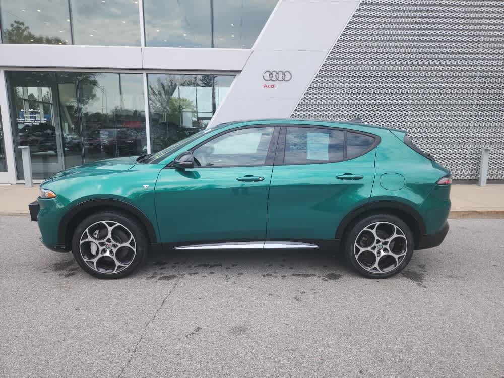 Used 2024 Alfa Romeo Tonale Ti AWD/4WD image 4