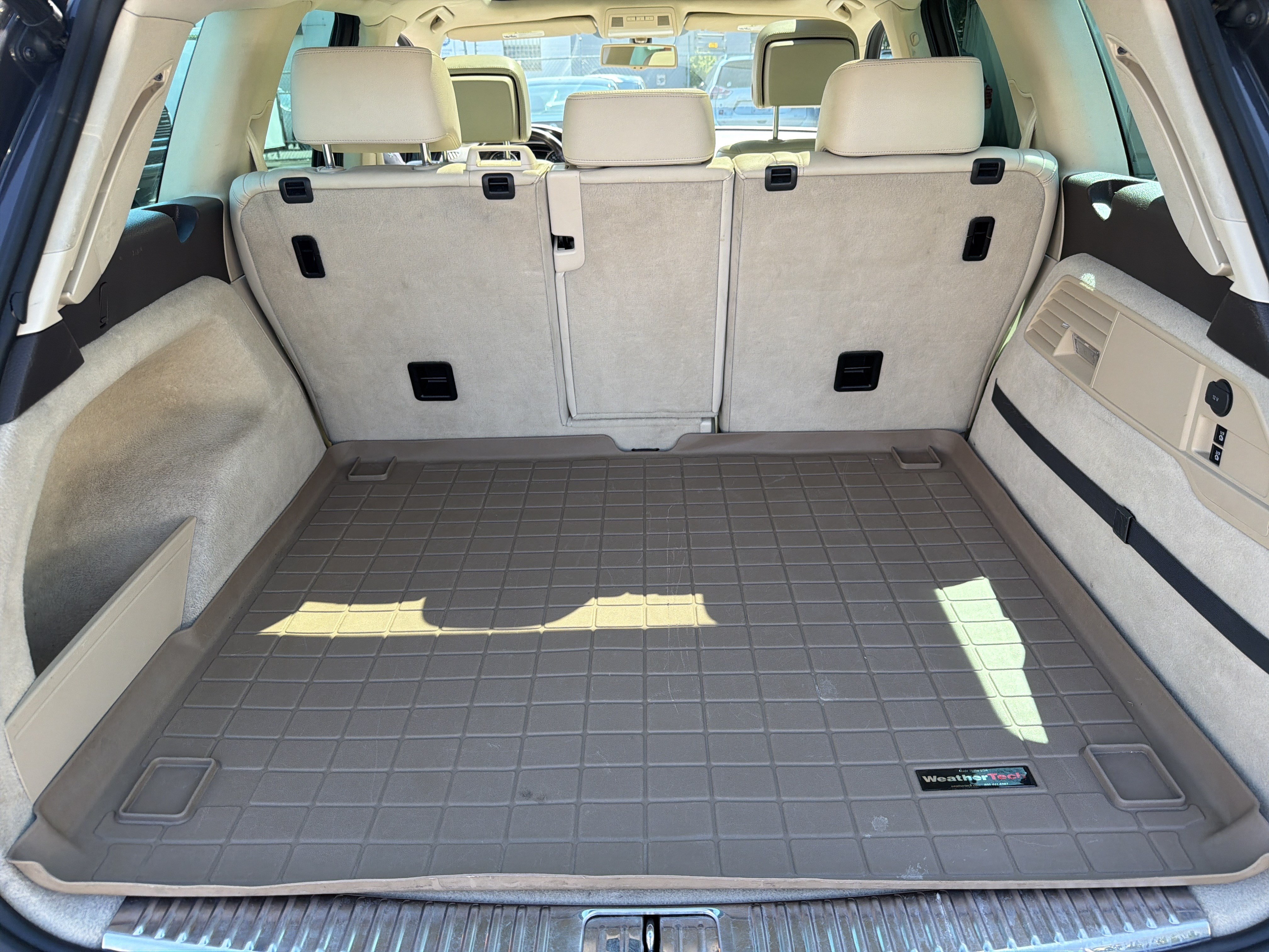 Used 2012 Volkswagen Touareg TDI AWD/4WD image 4