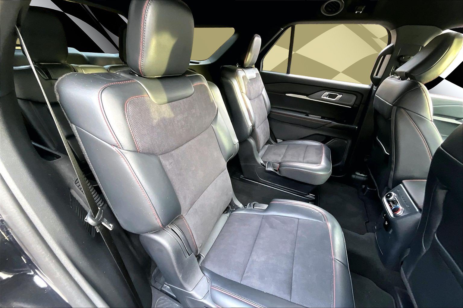Used 2025 Ford Explorer ST AWD/4WD image 27