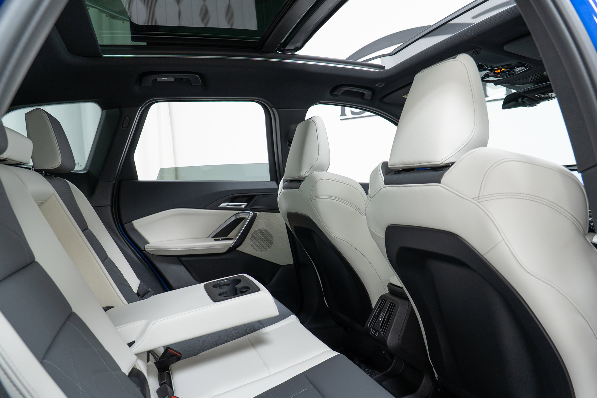 New 2026 BMW X1 xDrive28i w/ Technology Package image 23