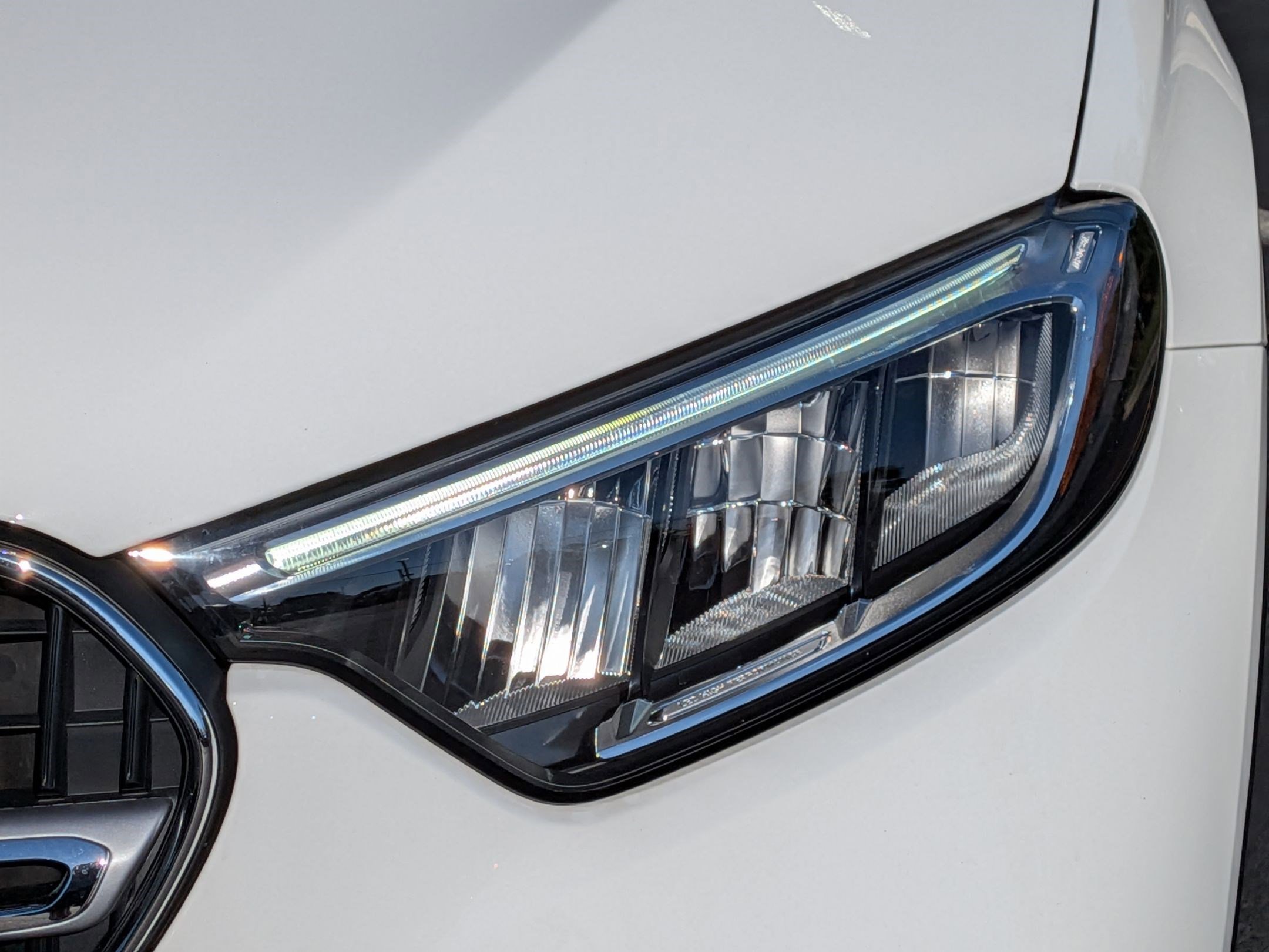 Used 2025 Mercedes-Benz GLC 300 4MATIC image 6