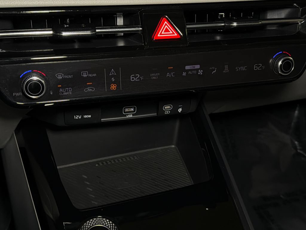 Certified 2023 Kia Niro Wind FWD image 29
