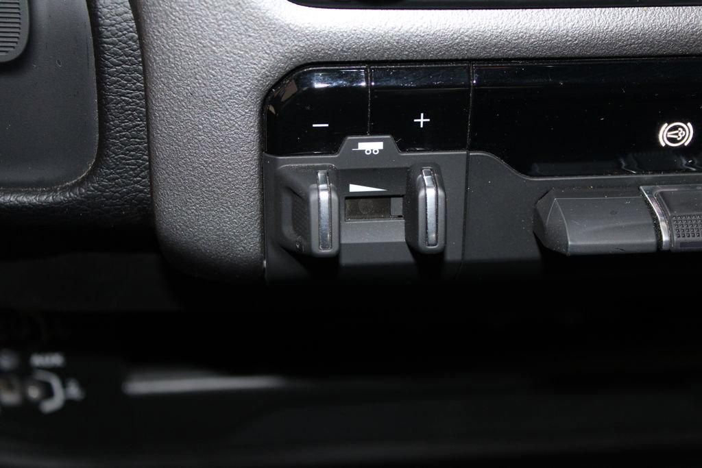 Used 2024 RAM 3500 Big Horn image 31