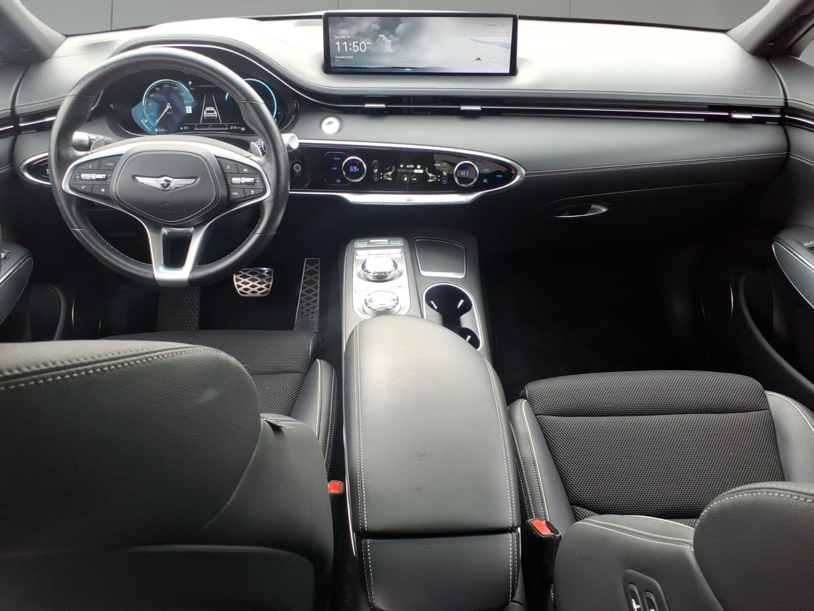 Used 2023 Genesis GV70 2.5T w/ Sport Prestige Package image 7