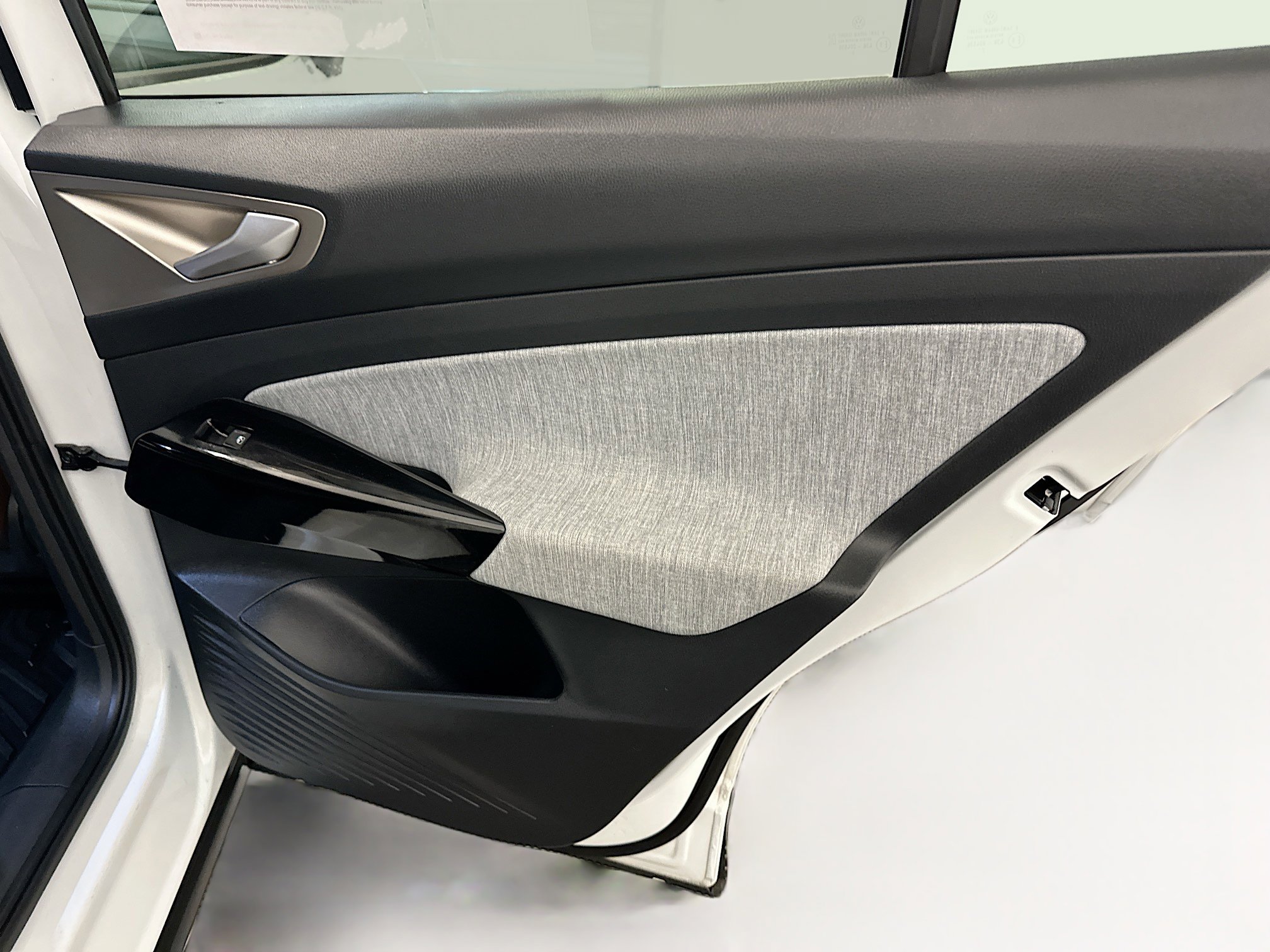 Used 2023 Volkswagen ID.4 Pro image 31