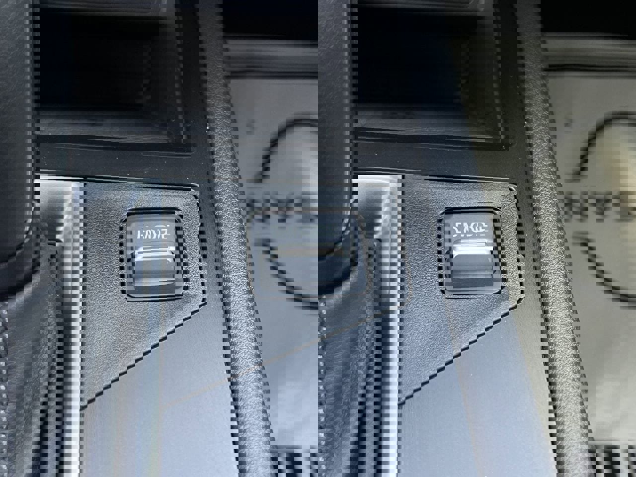 Used 2026 Nissan Kicks SV image 17