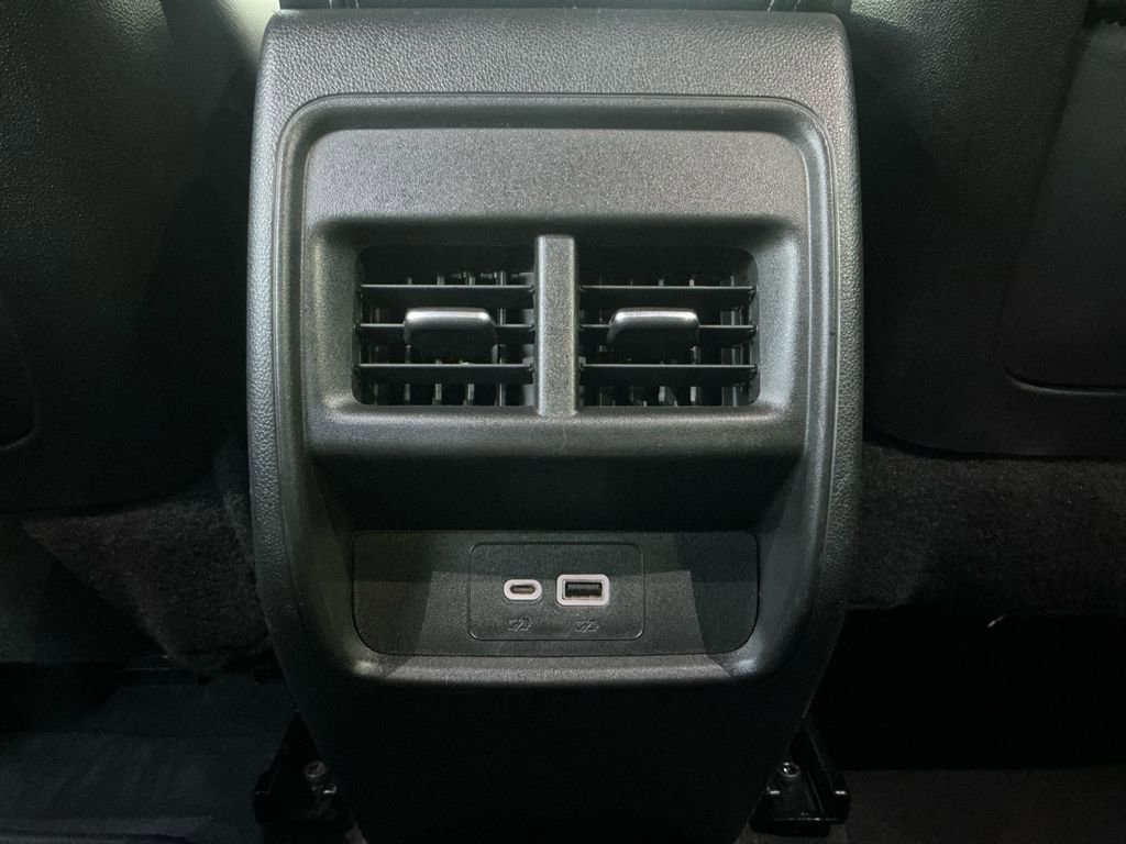 Used 2024 Cadillac XT4 Premium Luxury image 19