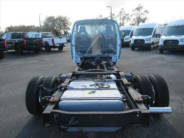 New 2024 Ford E-450 and Econoline 450 Super Duty w/ Power Windows & Locks Group RWD image 5