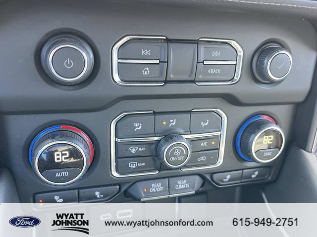 Used 2024 Chevrolet Suburban LT image 36