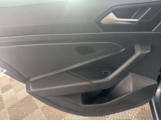 Used 2024 Volkswagen Jetta SE image 21