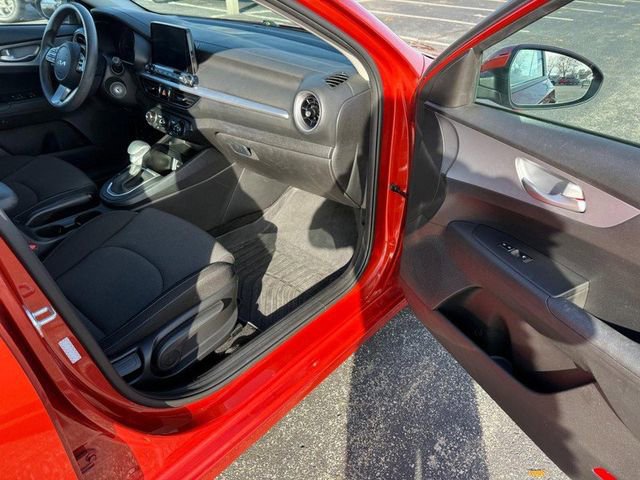 Used 2023 Kia Forte LXS w/ LXS Technology Package image 14