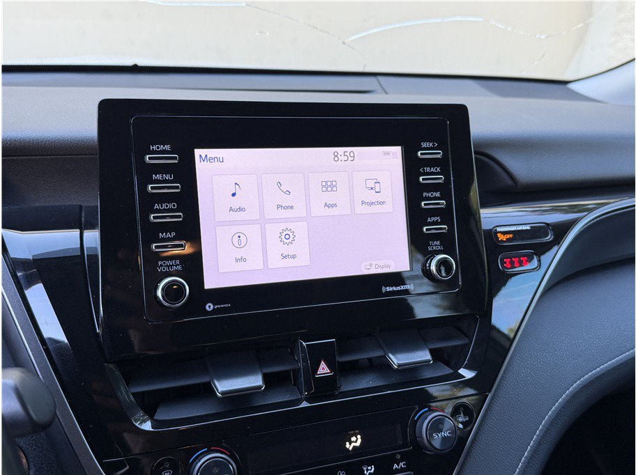 Used 2022 Toyota Camry SE FWD image 21