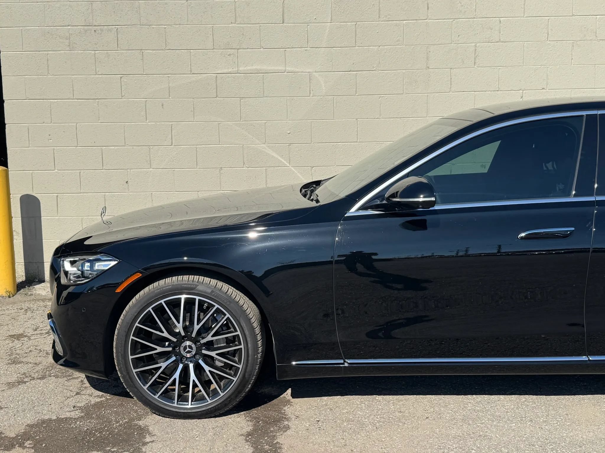 Used 2025 Mercedes-Benz S 580 4MATIC Sedan image 2