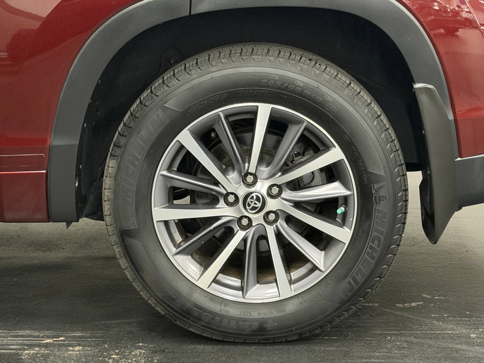 Used 2017 Toyota Highlander XLE AWD/4WD image 18