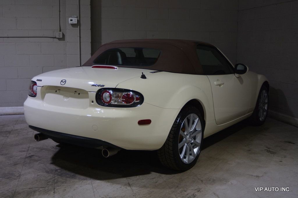 Used 2006 MAZDA MX-5 Miata Grand Touring image 4