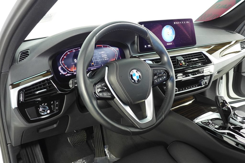 Used 2023 BMW 530i w/ Convenience Package RWD image 31