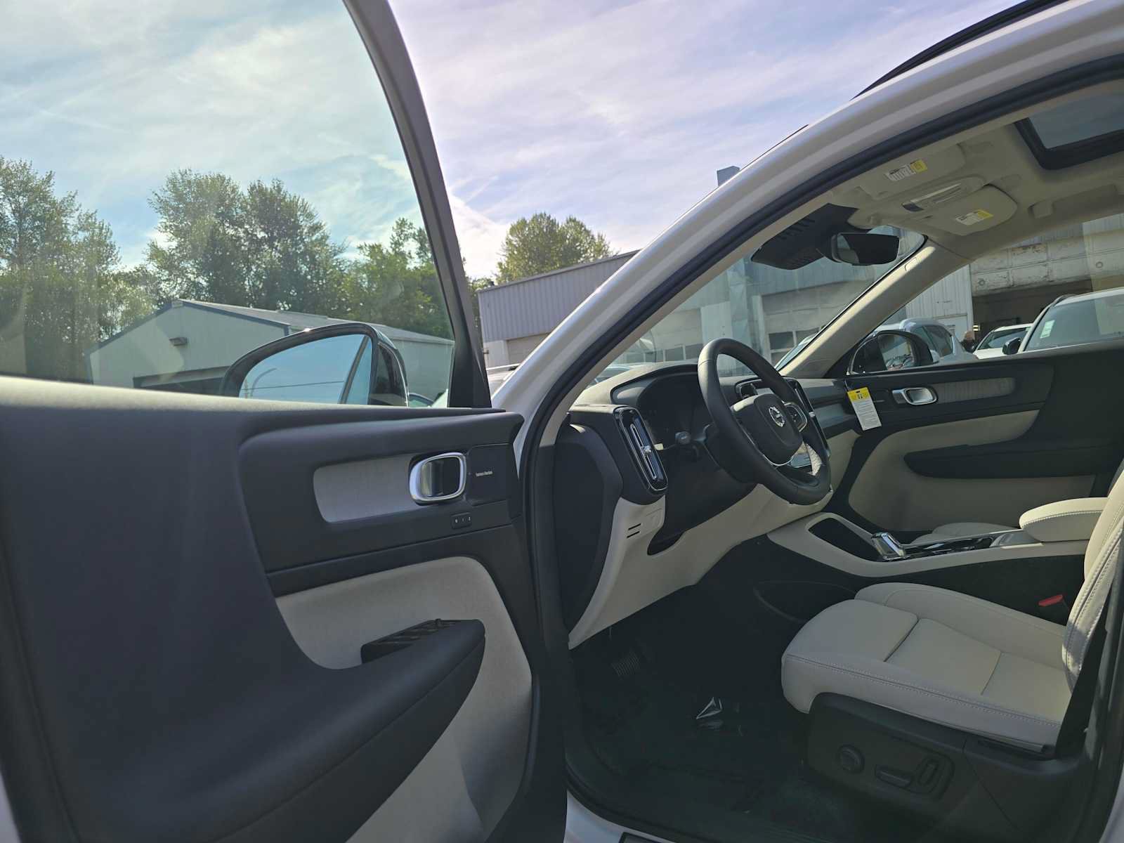 New 2026 Volvo XC40 B5 Ultra w/ Protection Package Premier AWD/4WD image 20