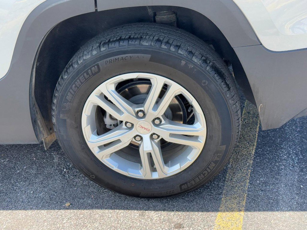 Used 2024 GMC Terrain SLE FWD image 9