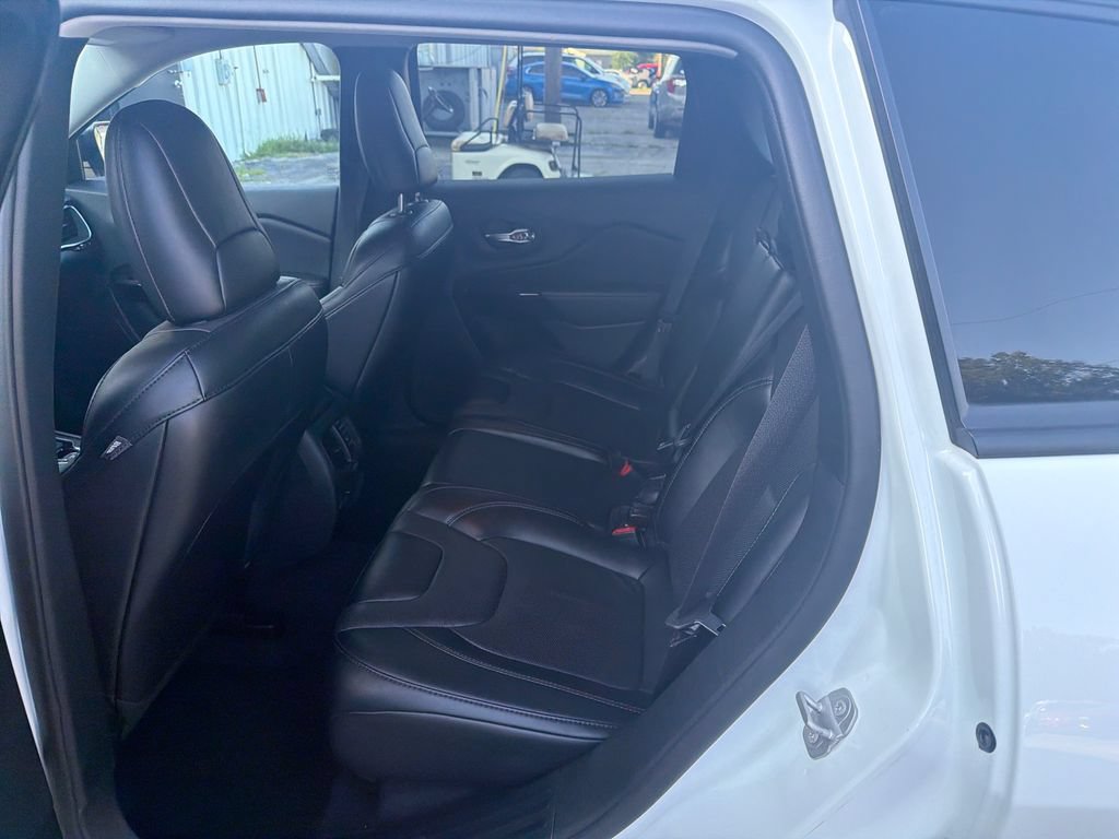 Used 2023 Jeep Cherokee Altitude Lux AWD/4WD image 14