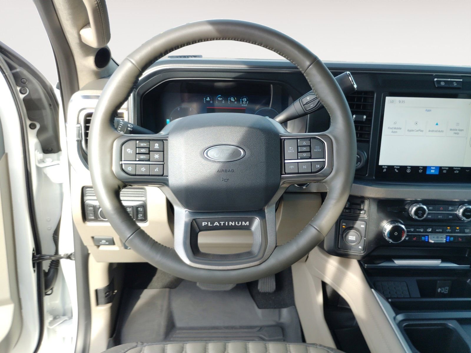 Used 2025 Ford F450 Platinum w/ Platinum Plus Package image 12