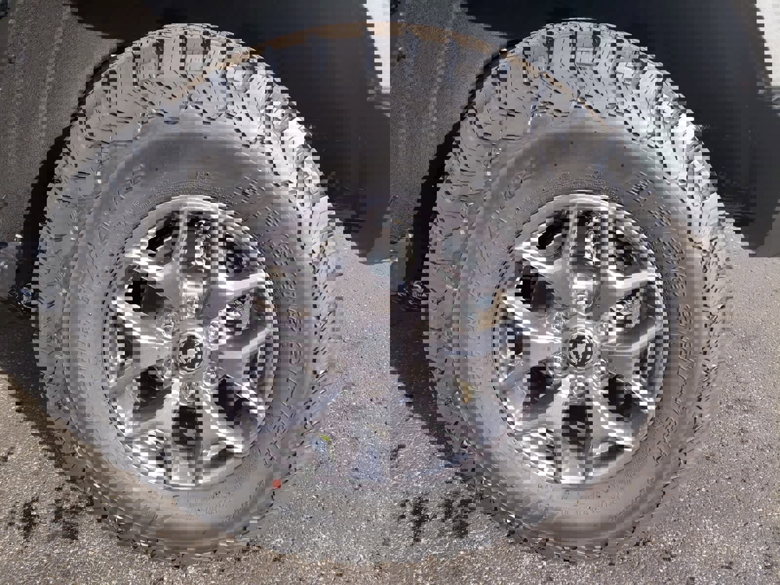 New 2025 Ford Bronco Badlands image 16