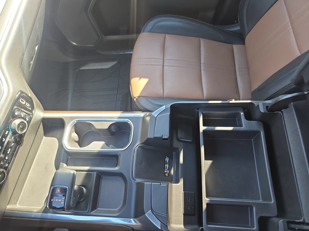 Used 2024 Chevrolet Silverado 1500 High Country w/ Technology Package AWD/4WD image 34