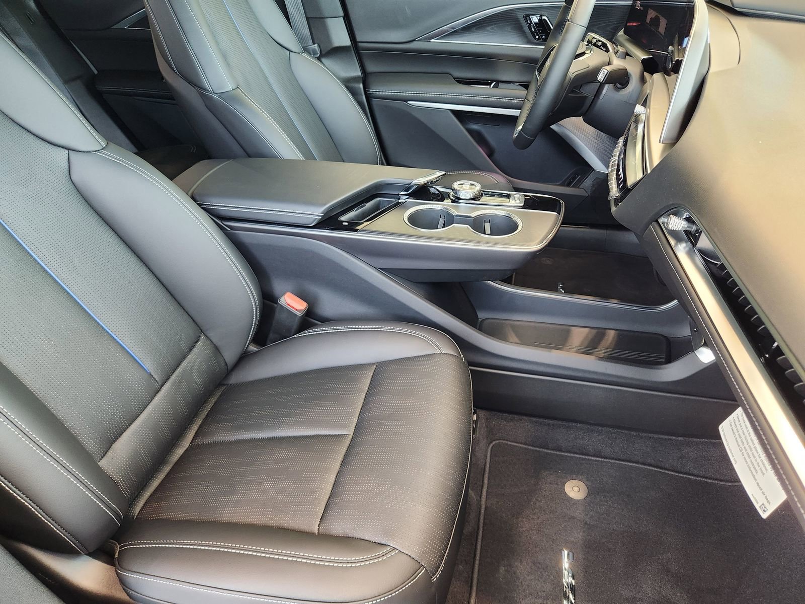 New 2026 Cadillac Lyriq V image 11