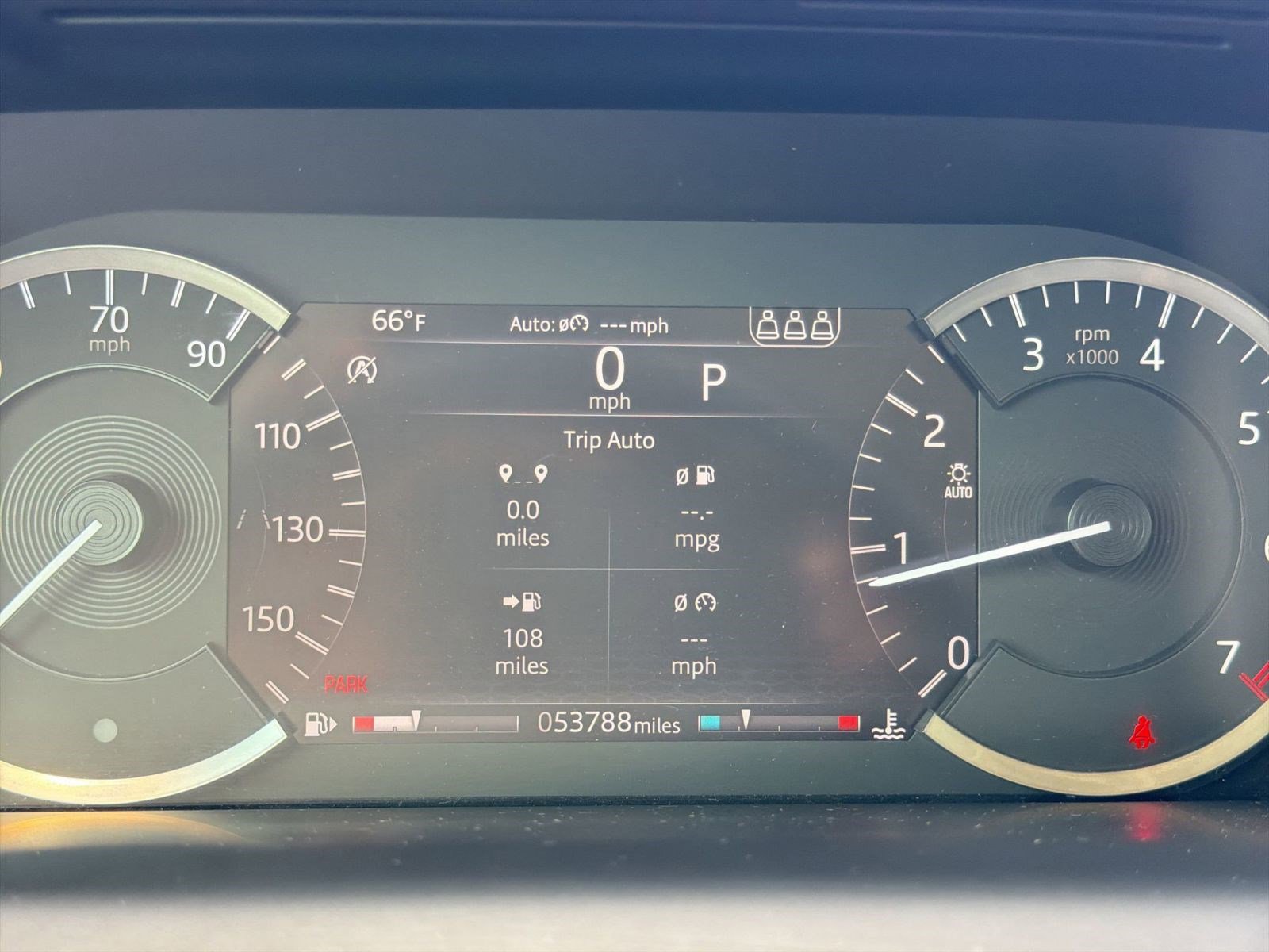 Used 2020 Land Rover Discovery Sport S image 17