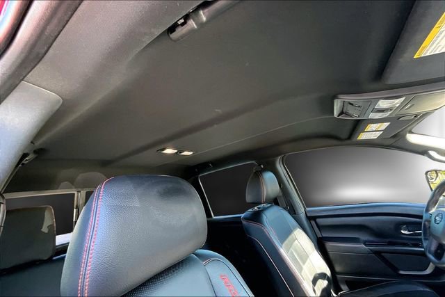 Used 2021 Nissan Titan PRO-4X w/ Pro-4x Convenience Package image 19