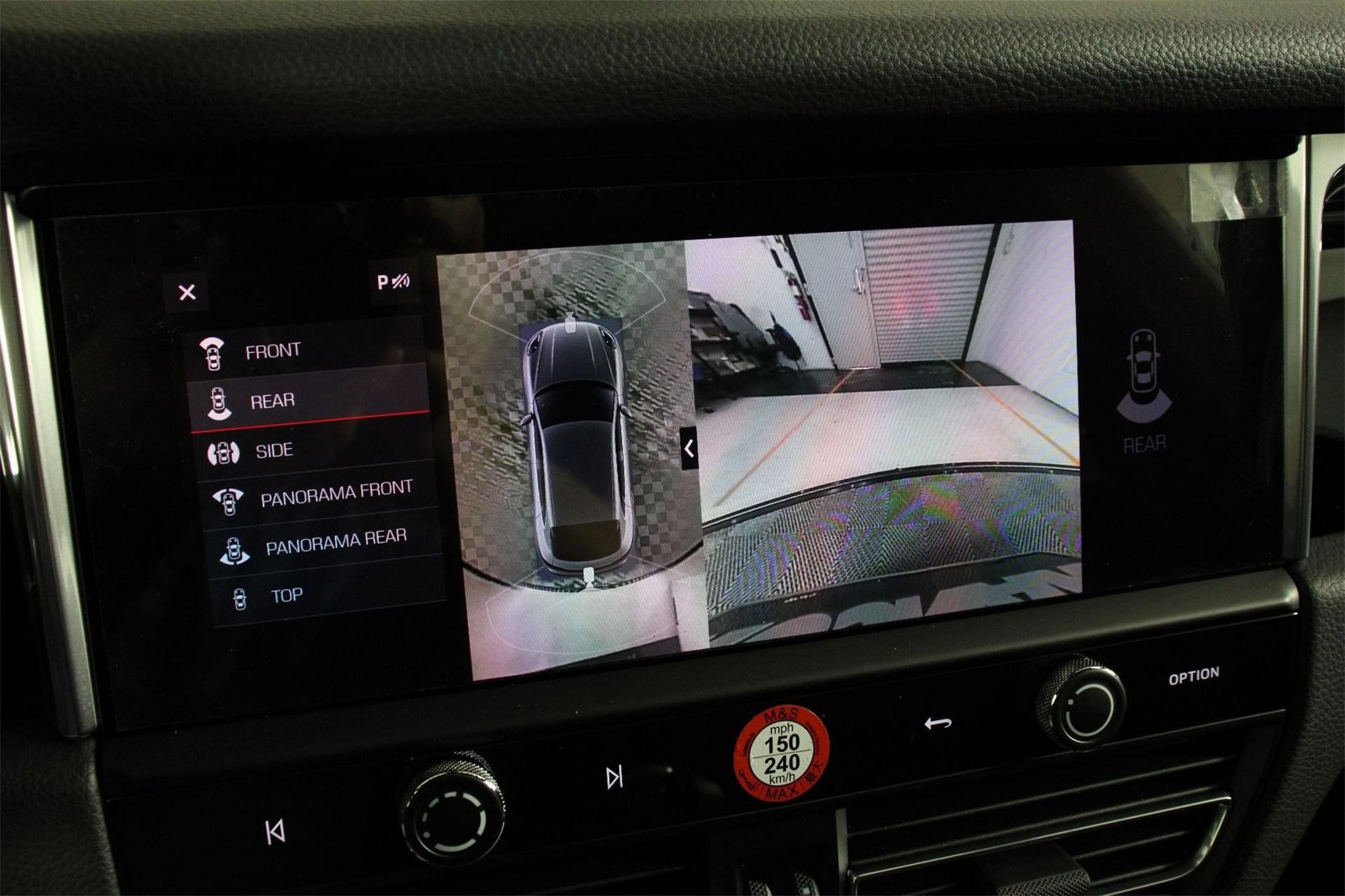 Used 2025 Porsche Macan image 17