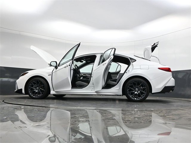 Used 2025 Toyota Camry SE w/ Convenience Package image 40