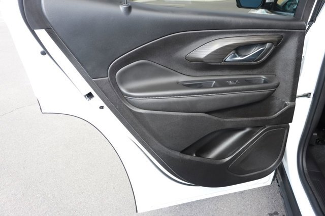 Used 2024 GMC Terrain SLT image 11