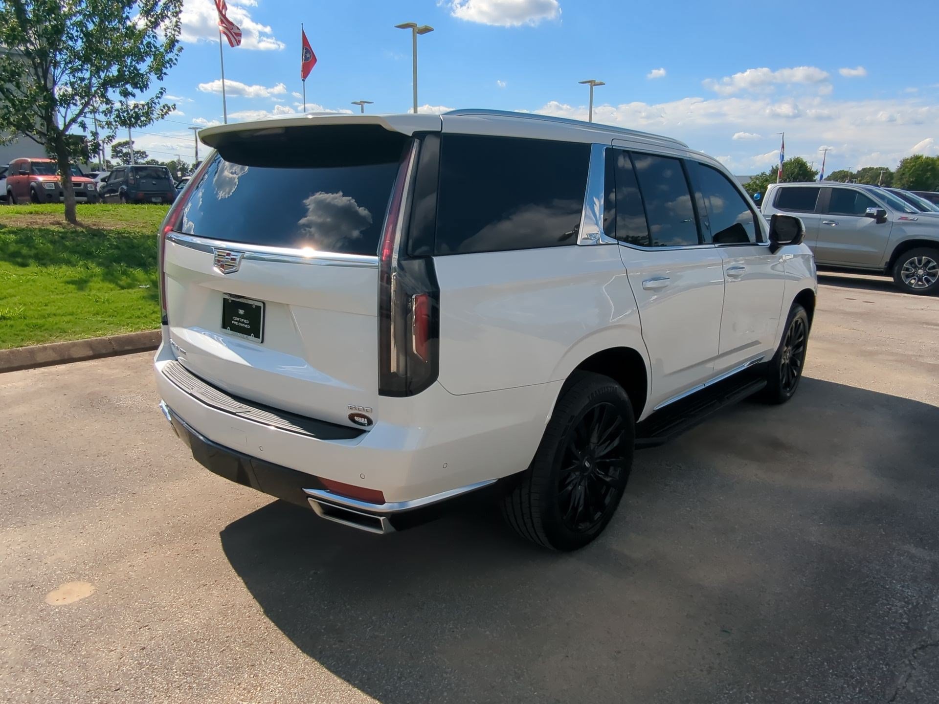 Used 2022 Cadillac Escalade Premium Luxury RWD image 8