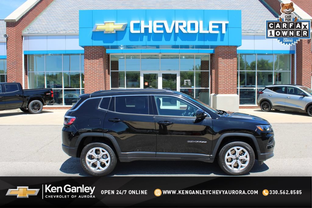 Used 2025 Jeep Compass Latitude AWD/4WD image 1