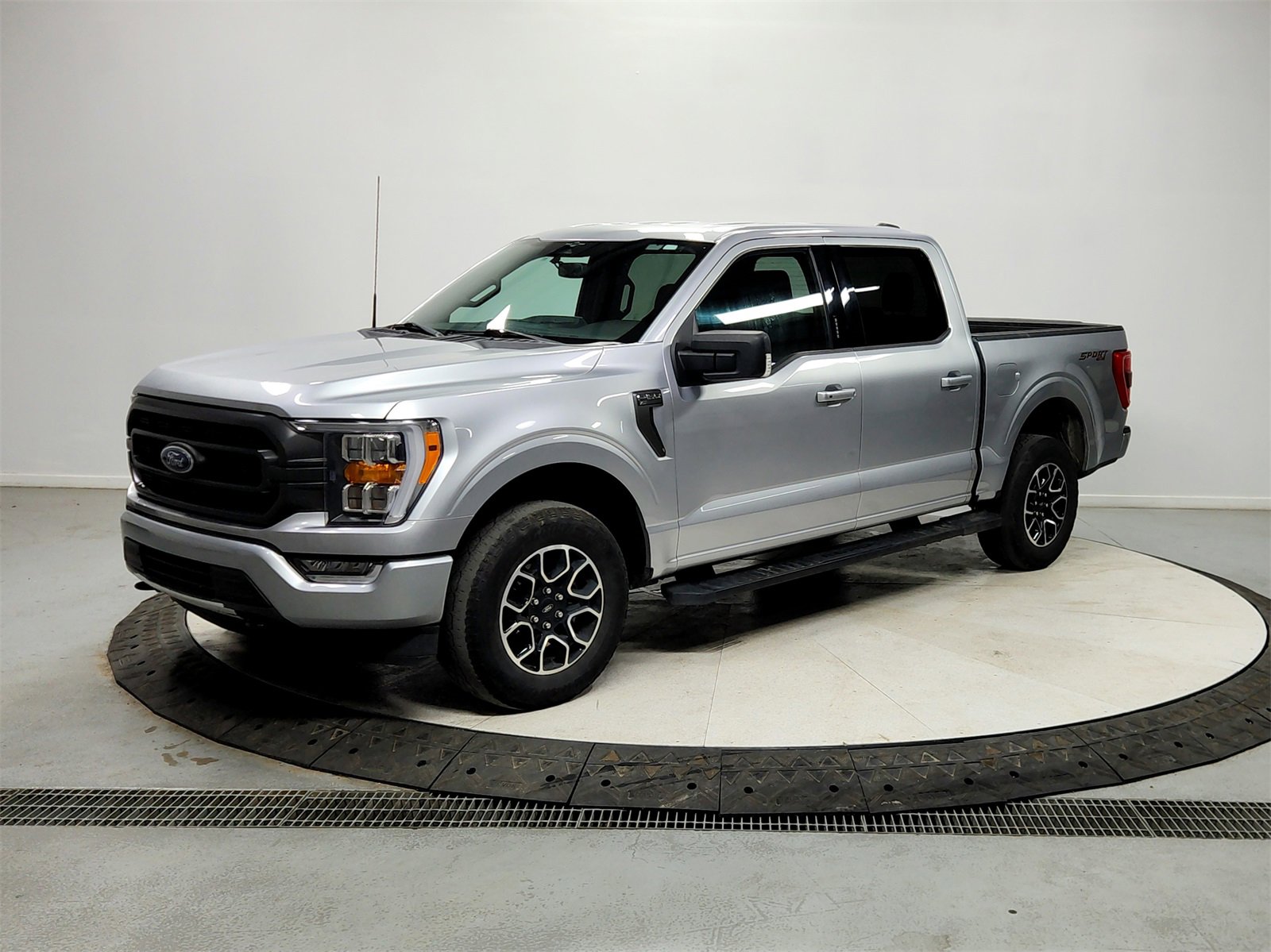 Used 2023 Ford F150 XLT w/ Equipment Group 302A High image 3