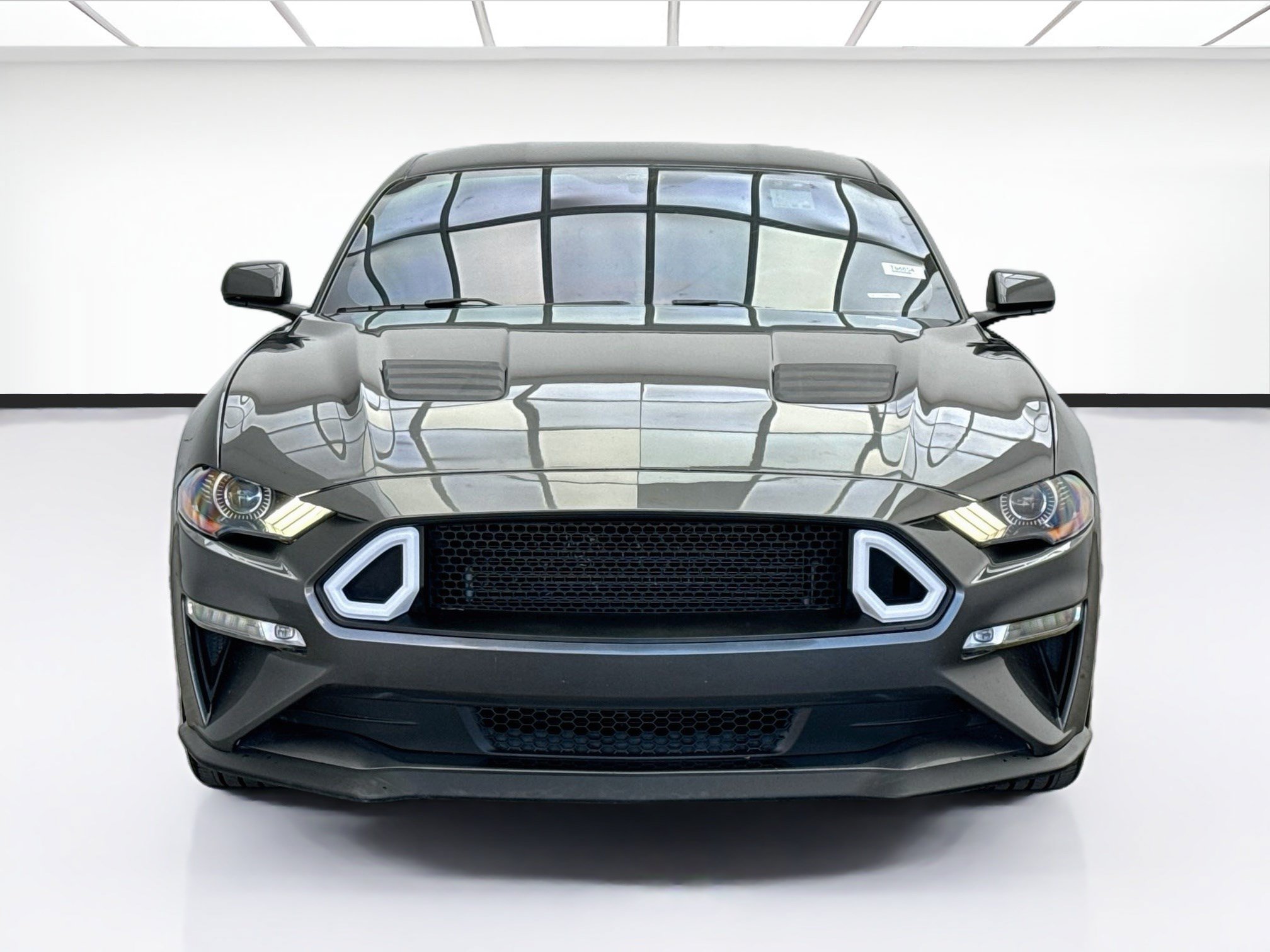 Used 2018 Ford Mustang GT w/ GT Performance Package RWD image 2