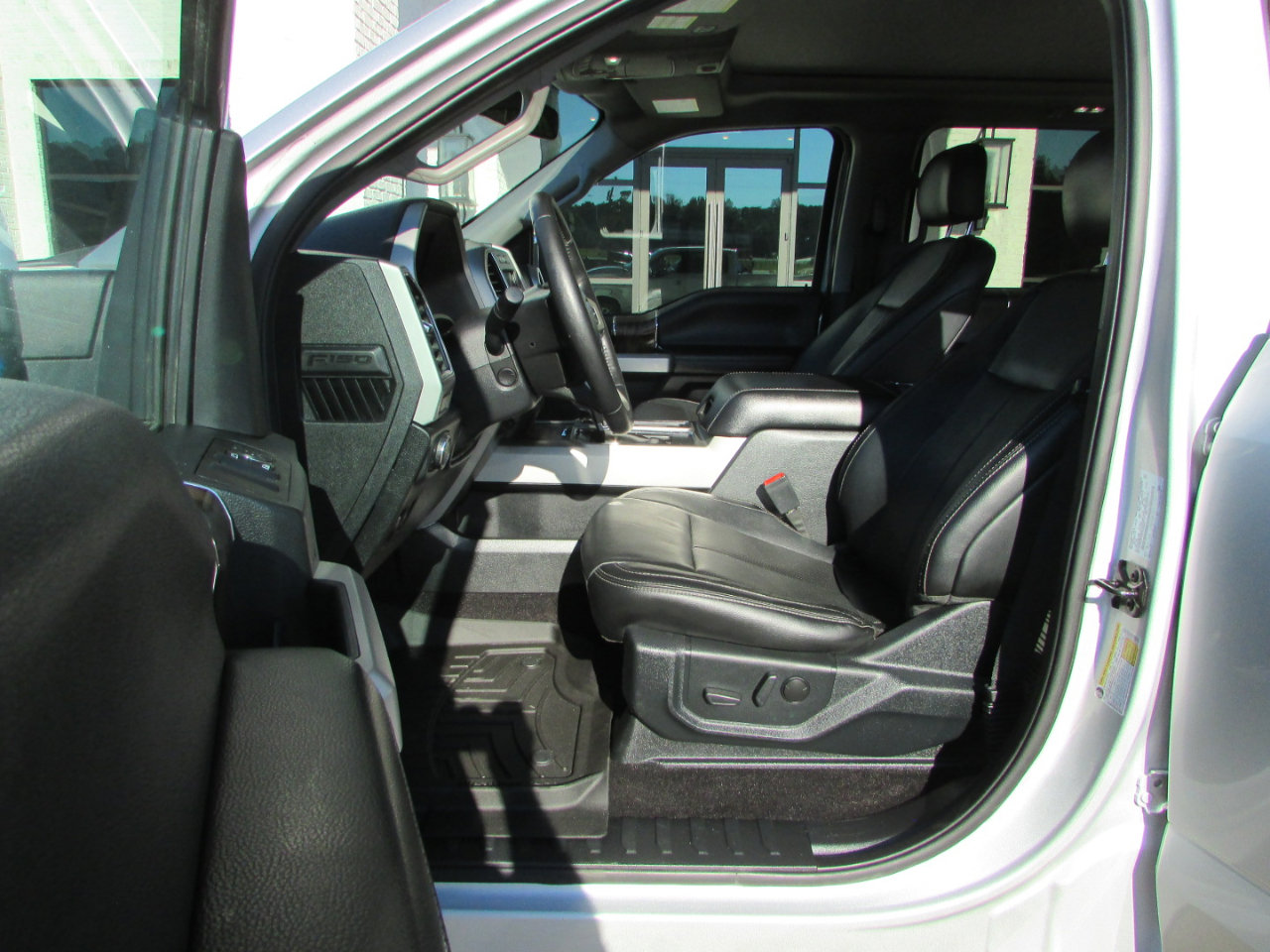 Used 2019 Ford F150 Lariat w/ Equipment Group 502A Luxury image 9