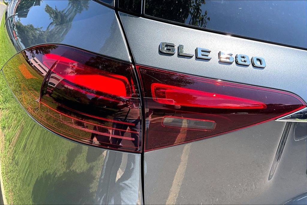 Used 2025 Mercedes-Benz GLE 580 4MATIC image 32