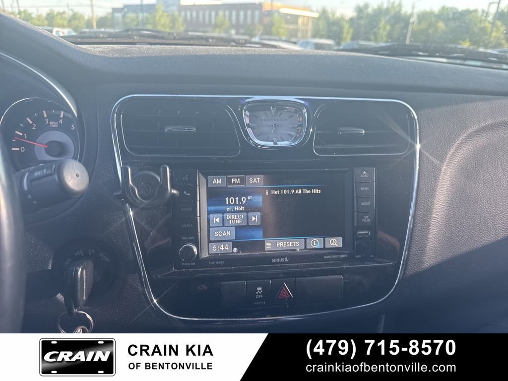 Used 2013 Chrysler 200 Touring FWD image 29