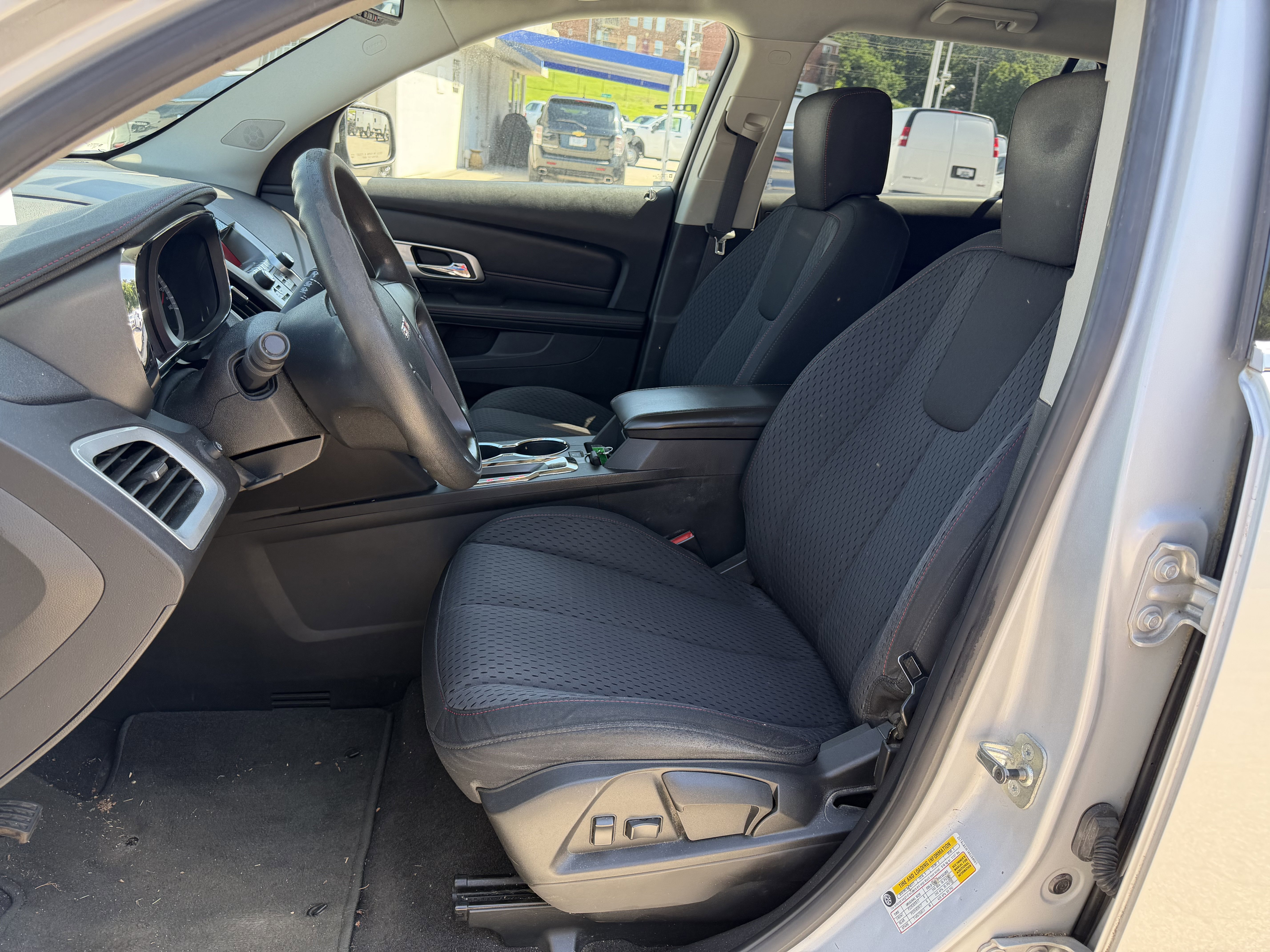 Used 2010 GMC Terrain SLE FWD image 13