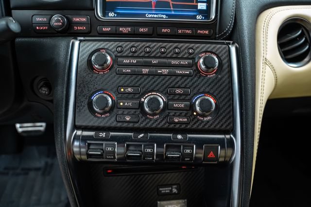 Used 2015 Nissan GT-R Premium AWD/4WD image 28
