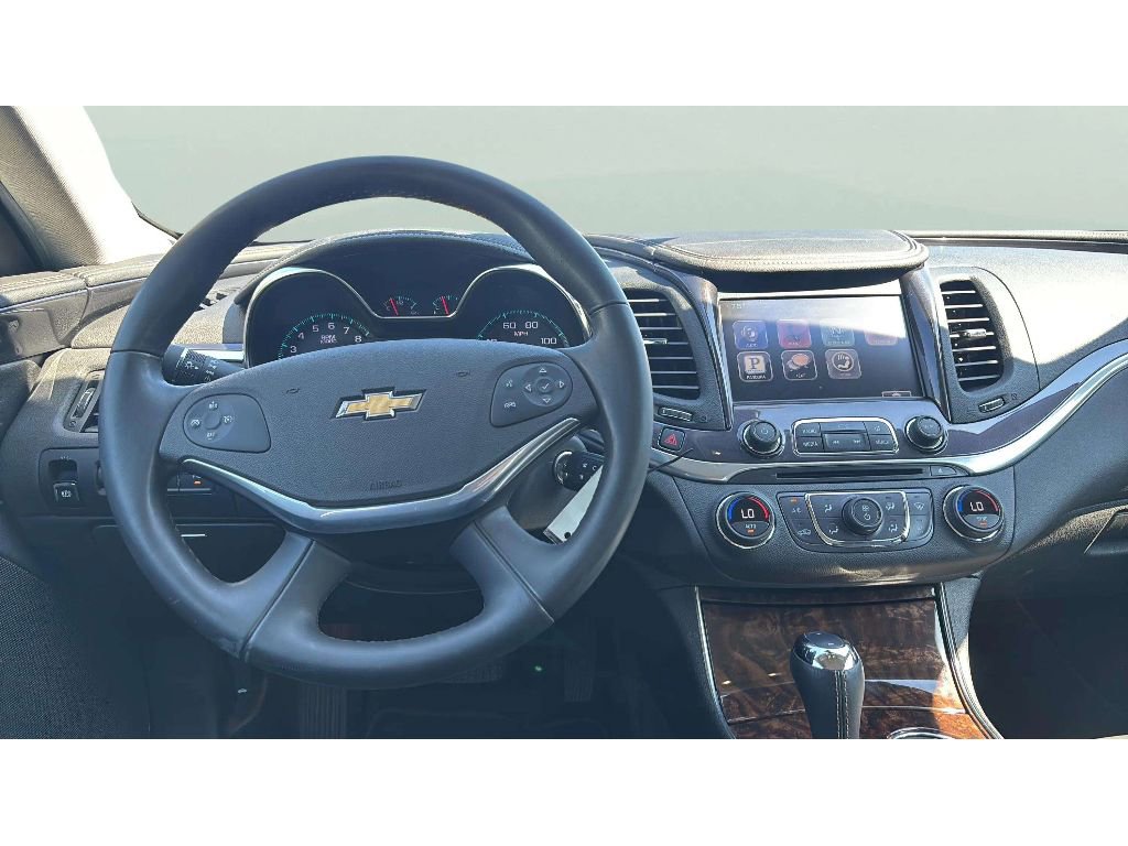 Used 2015 Chevrolet Impala LT w/ Convenience Package image 12